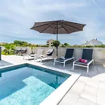 Beautiful Apartment In Sukosan Apartman *