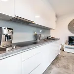 1 Bedroom Amazing In アパート Sukošan