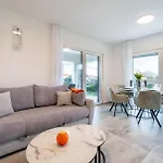 Beautiful Apartment In Sukosan *