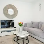 Beautiful Apartment In Sukosan *